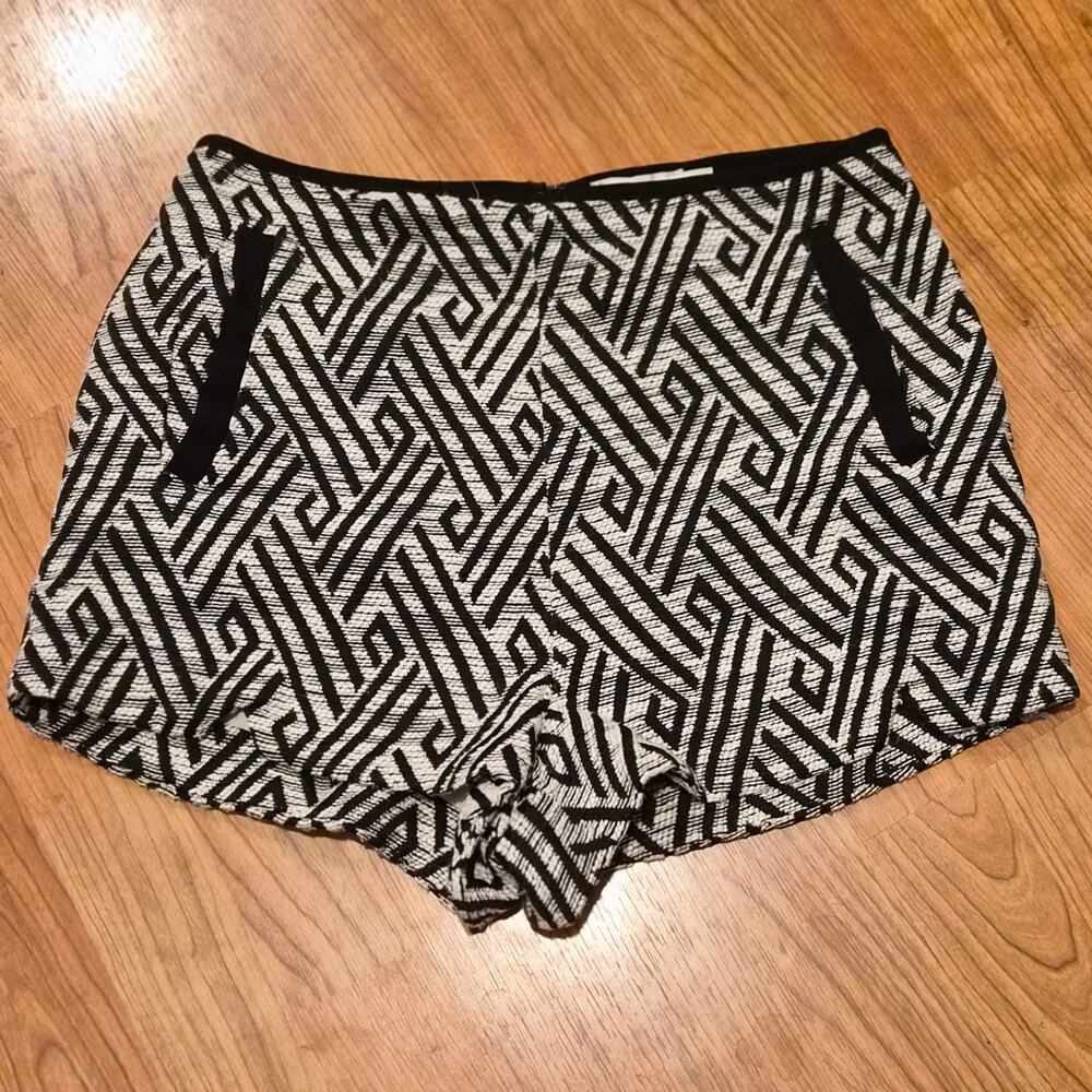 Lush Geometric Chevron High‎ Waisted Shorts Black White Textured Size Large